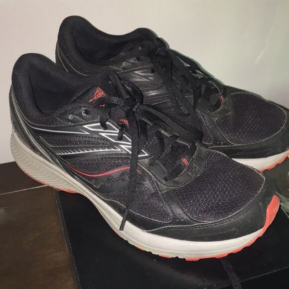 Black Saucony Cohesion Running Trail Sneaker shoes - Picture 1 of 7